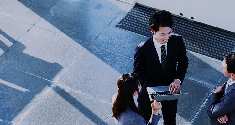 会社の外でお喋り